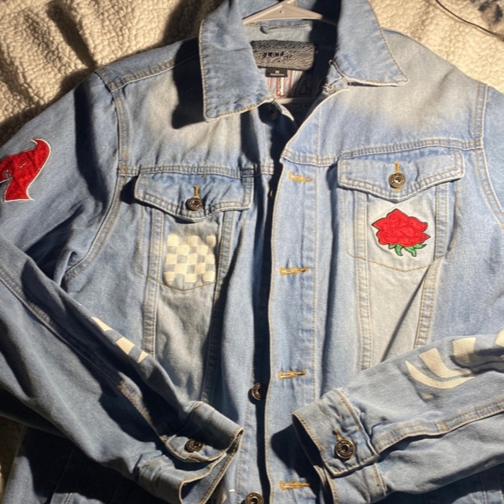 Mens size medium “no bad vibes” Denim jacket